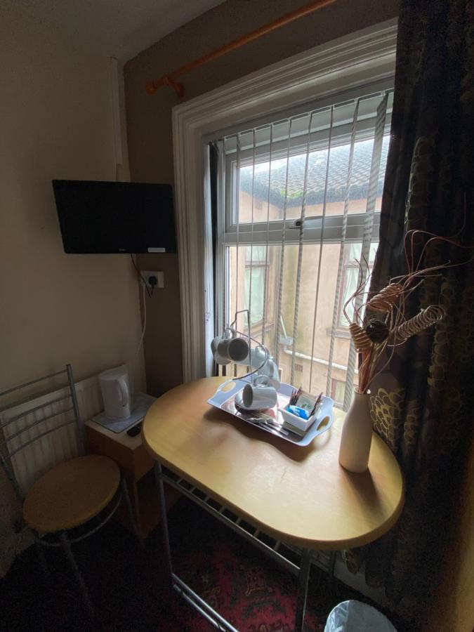 White Moon Hotel Blackpool Bagian luar foto