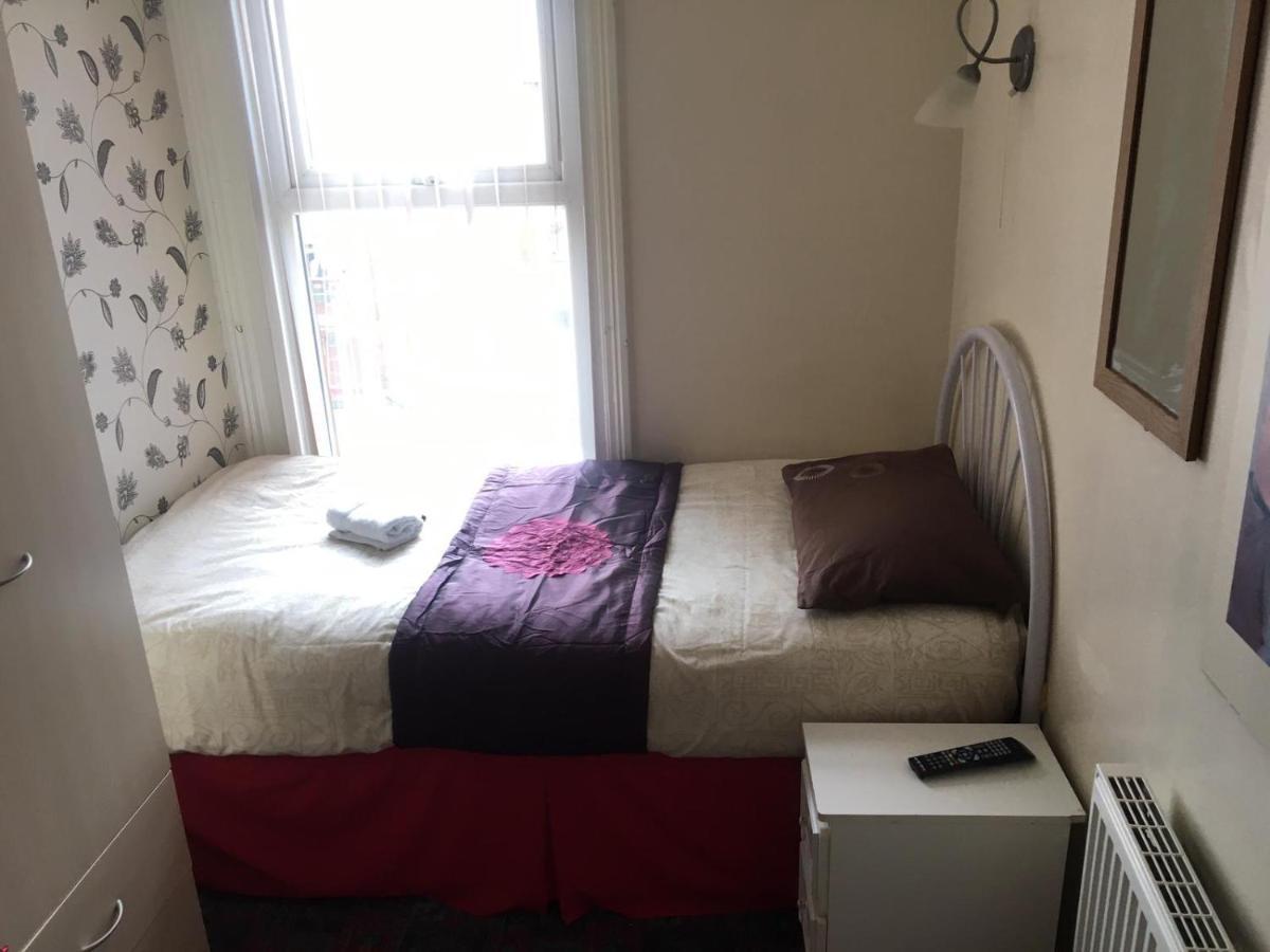 White Moon Hotel Blackpool Bagian luar foto