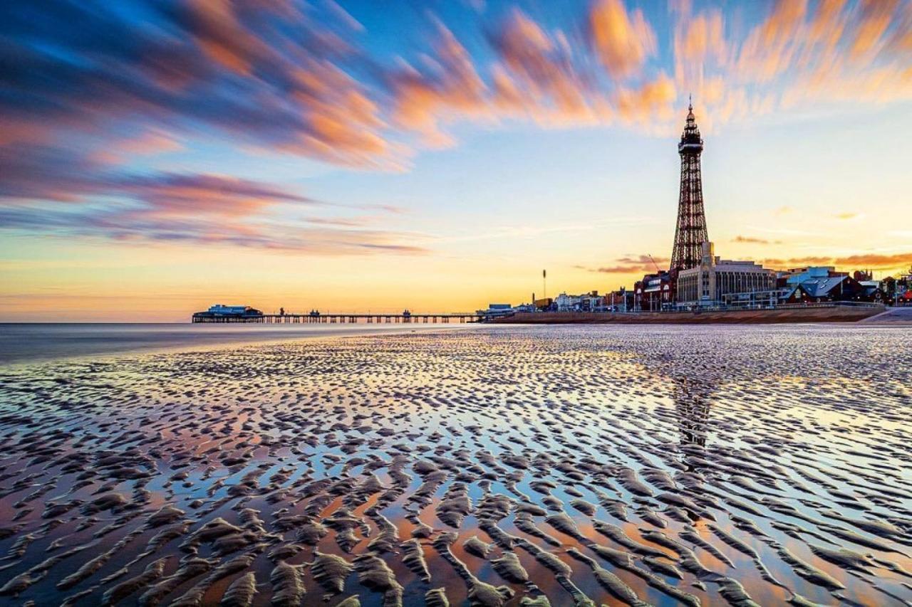 White Moon Hotel Blackpool Bagian luar foto