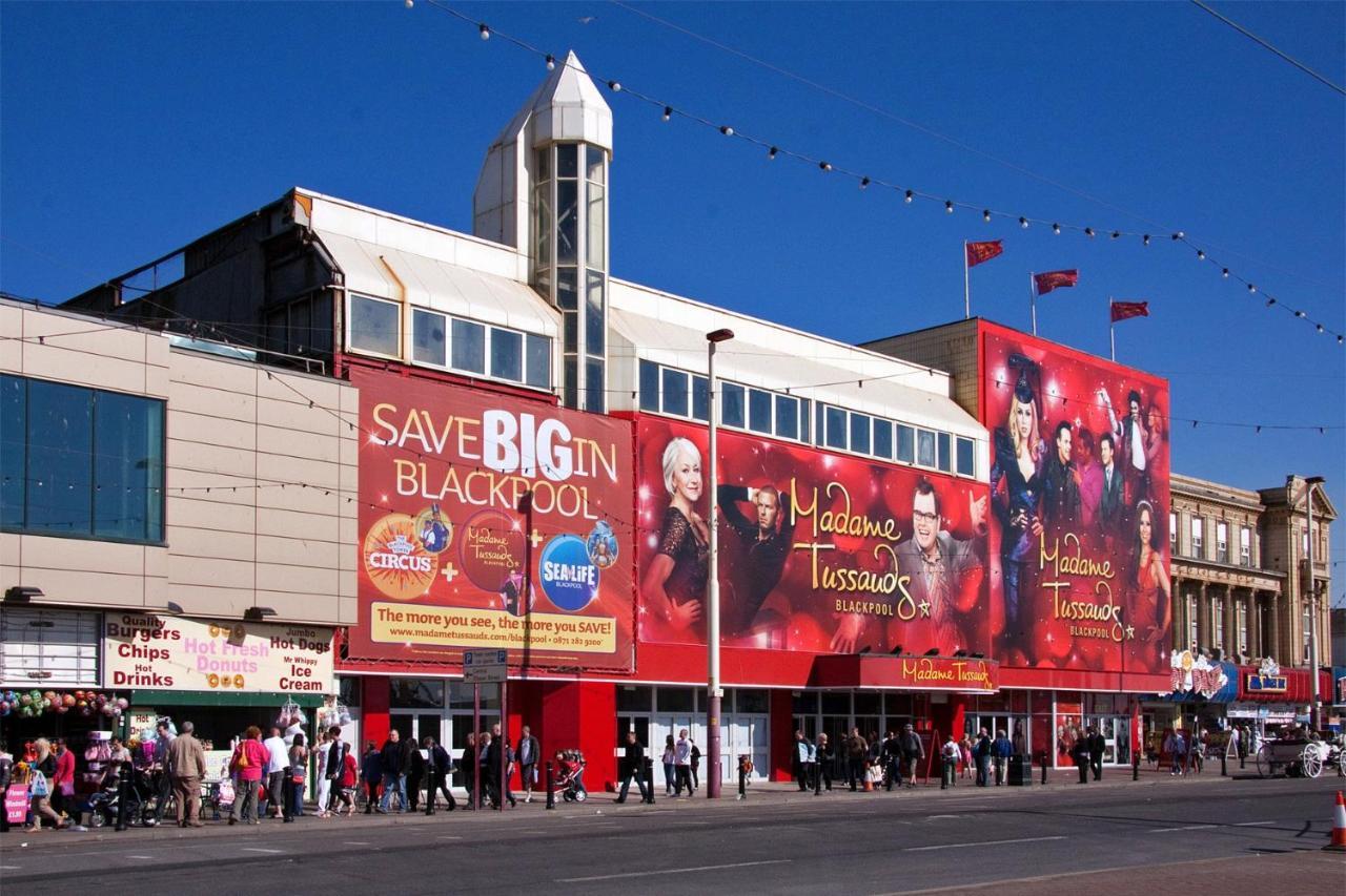 White Moon Hotel Blackpool Bagian luar foto