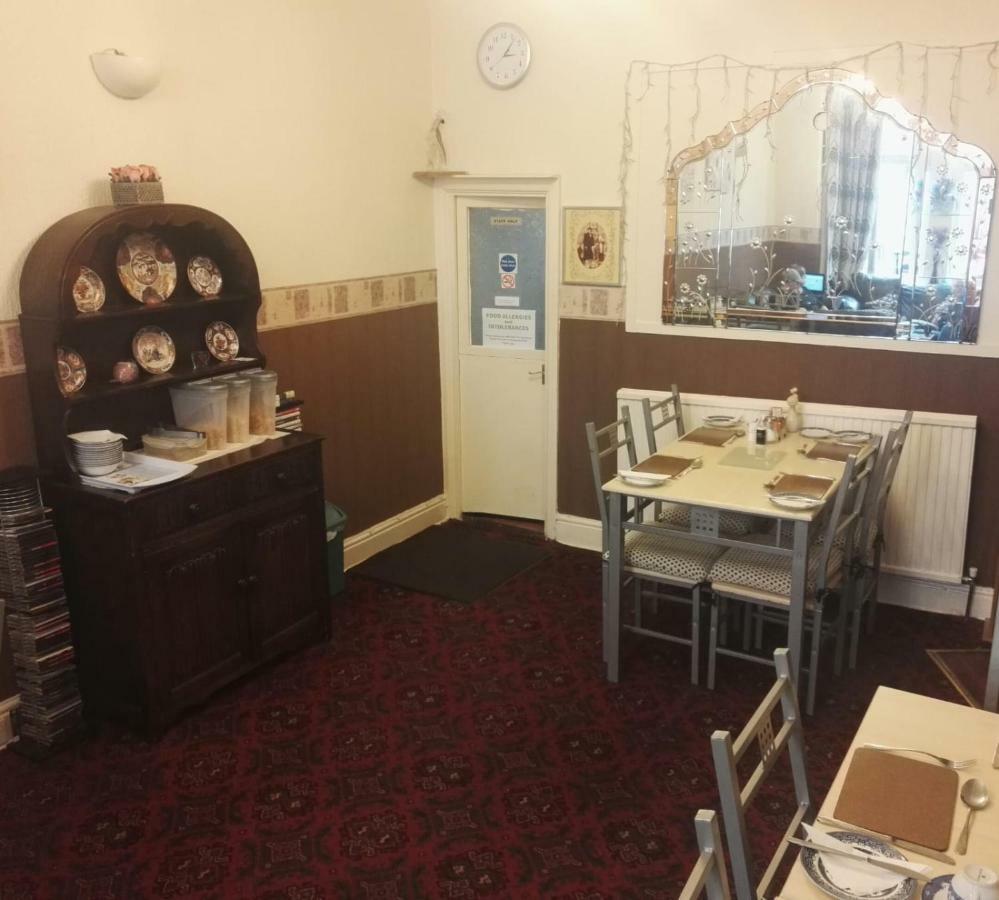 White Moon Hotel Blackpool Bagian luar foto